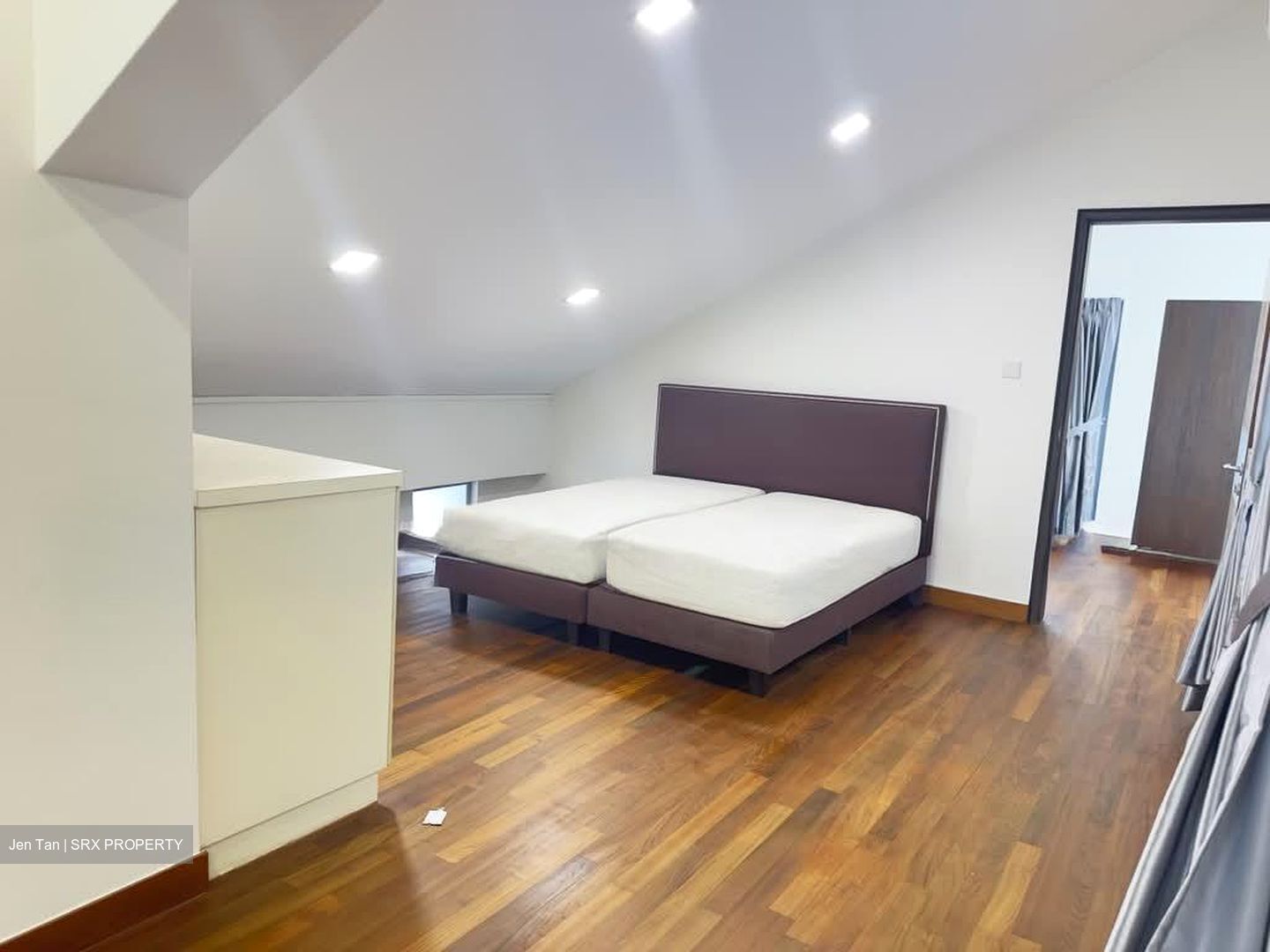 Bedok Road (D16), Terrace #565210831